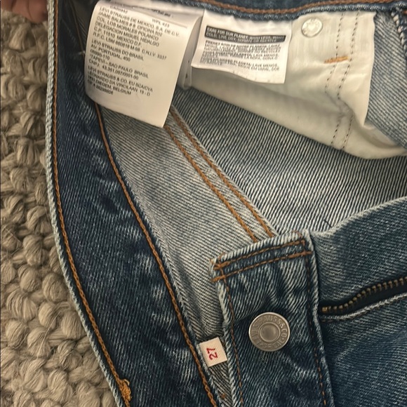 Trendy Ripped Denim Jeans - Picture 3 of 4